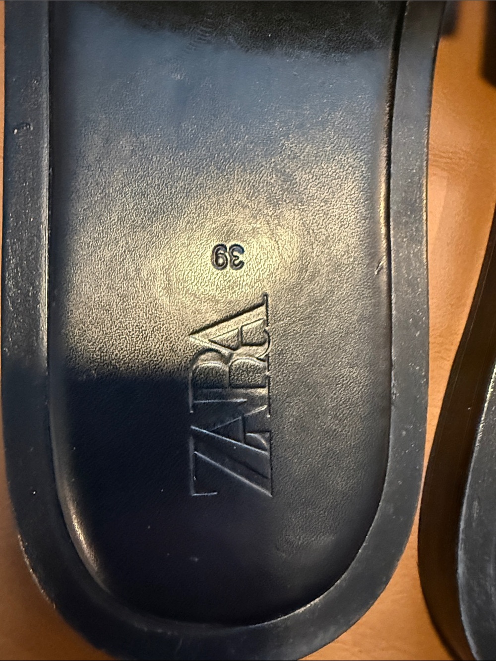 Zara Black Slide Sandals with Chunky Gold Chain 39 US8 - Picture 7 of 7